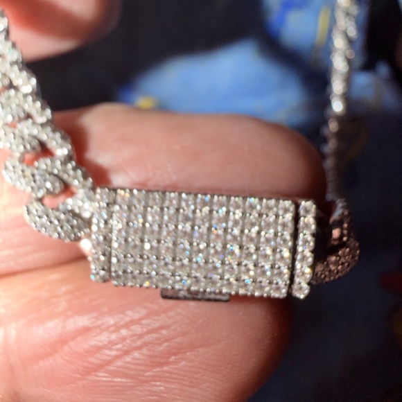 MOISSANITE
925 SILVER
20.00CTW
6MM.
24*
$5500.00 - Picture 6 of 9